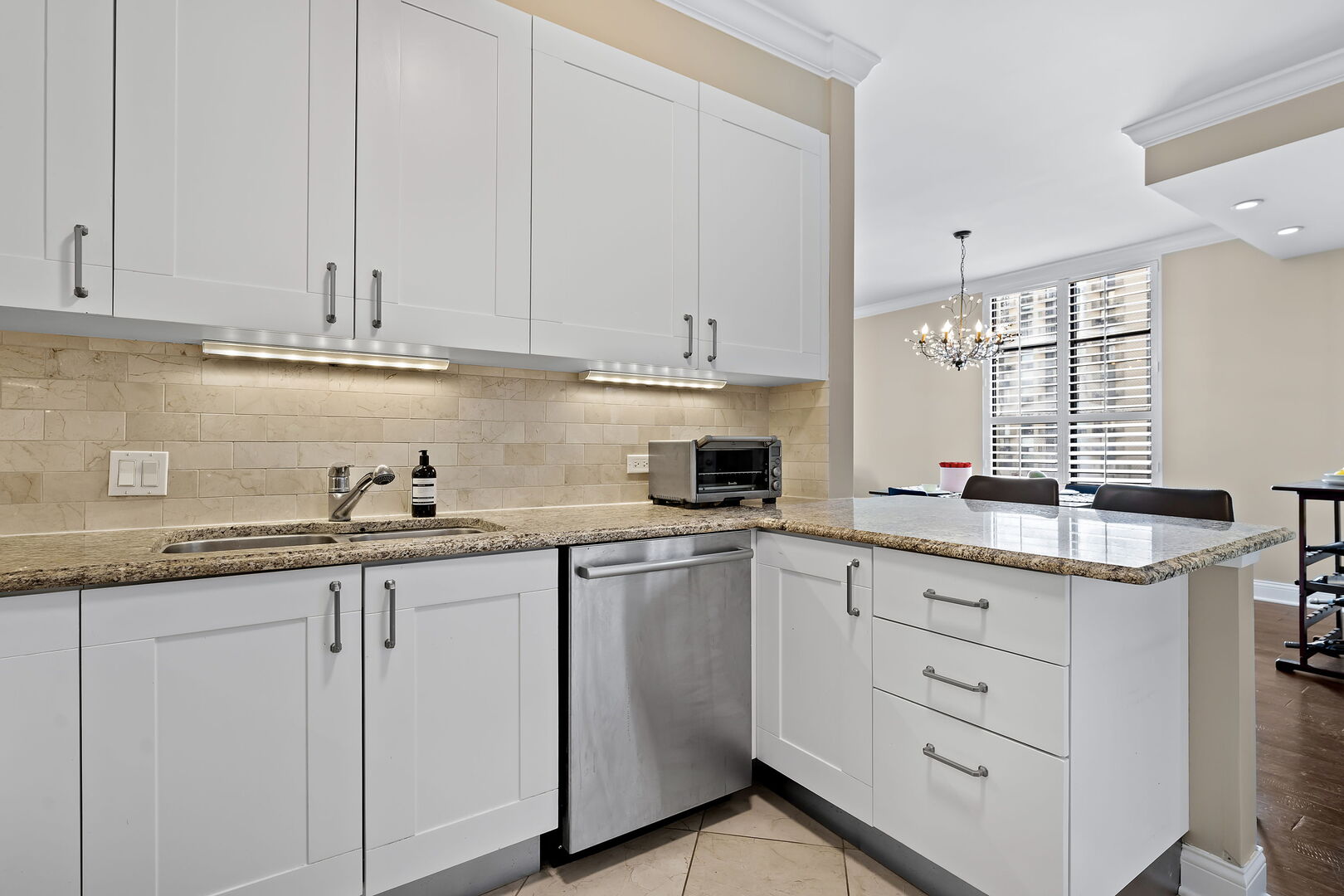 744 North Clark Street, Unit 501 Chicago, IL 60654 - Photo 4 of 17