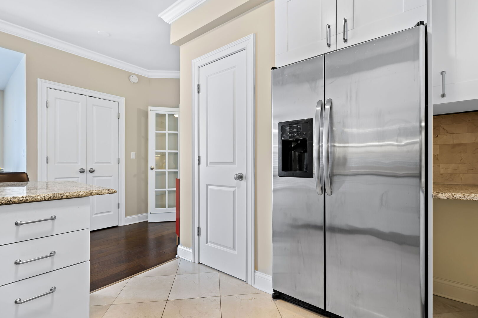 744 North Clark Street, Unit 501 Chicago, IL 60654 - Photo 6 of 17