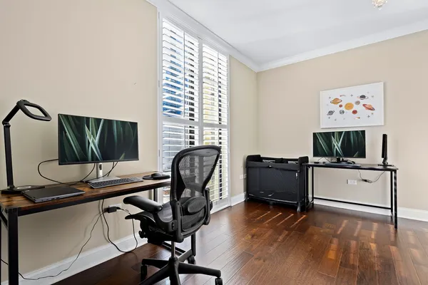 $5,490 | 744 North Clark Street, Unit 501, Chicago, IL 60654