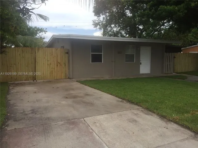 $2,250 | 4510 Southwest 38th Street, Unit 1, West Park, FL 33023