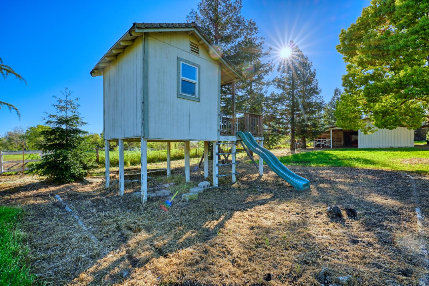 4841 Val Verde Road Loomis, CA 95650 - Photo 66 of 99 a backyard of a house with table and chairs