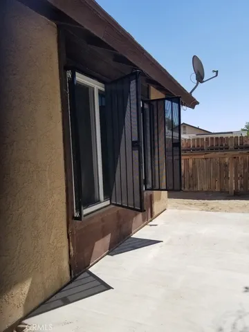 $2,300 | 15171 Wildrose Street, Victorville, CA 92394