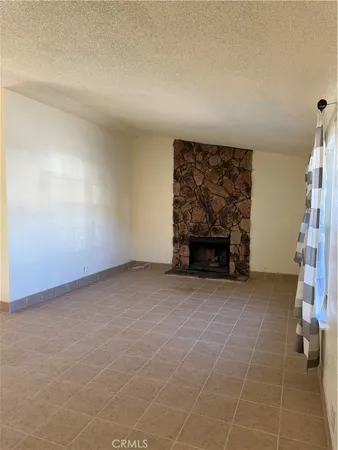 $2,200 | 15171 Wildrose Street, Victorville, CA 92394
