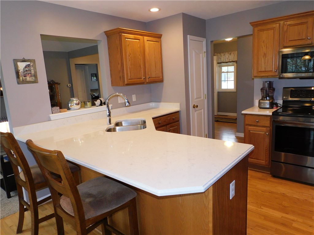 475 Mill Road Greece, NY 14626 - Photo 5 of 31