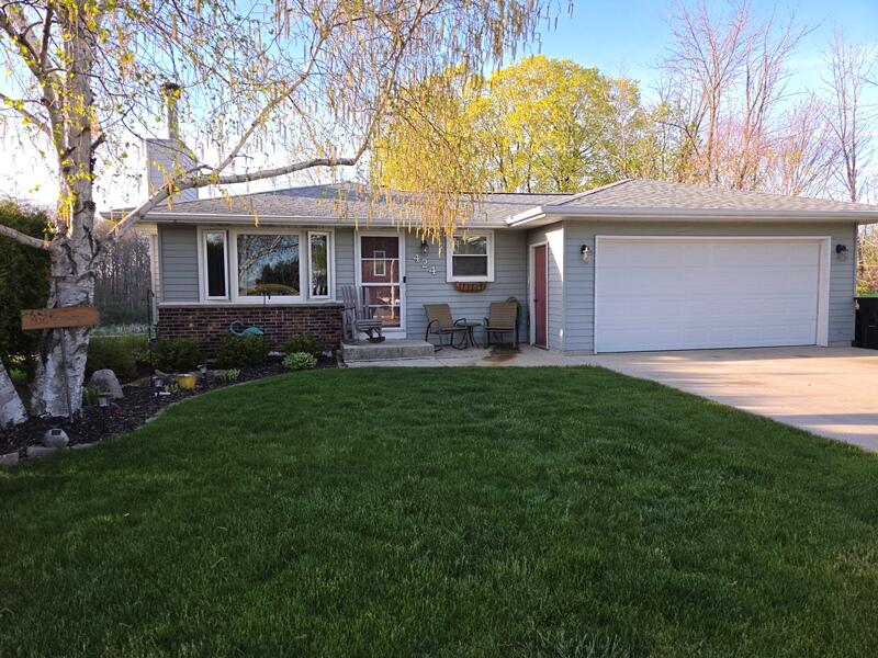 424 Van Buren Road Howards Grove, WI 53083 - Photo 1 of 28 Van Buren Rd