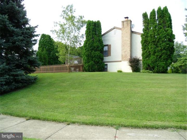 4901 Farming Ridge Boulevard Reading, PA 19606 - Photo 3 of 25 Exterior Front