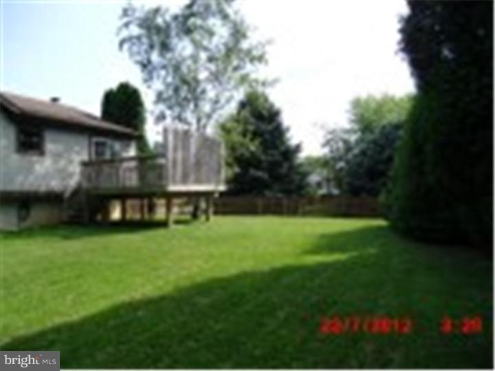 4901 Farming Ridge Boulevard Reading, PA 19606 - Photo 21 of 25 Deck
