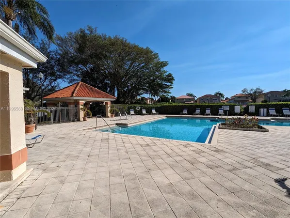 $1,900 | 3430 Pinewalk Drive North, Unit 627, Margate, FL 33063