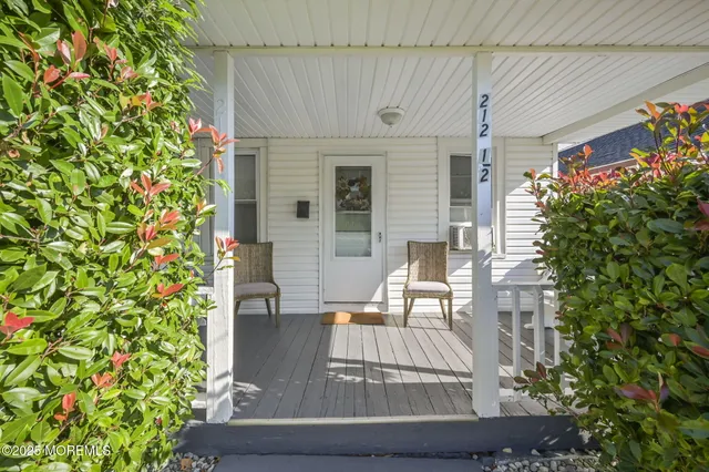 a view of outdoor space yard and porch