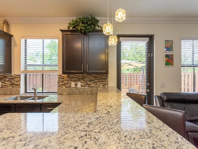 $3,500 | 12320 South Village Circle, Unit 12320, Davie, FL 33325