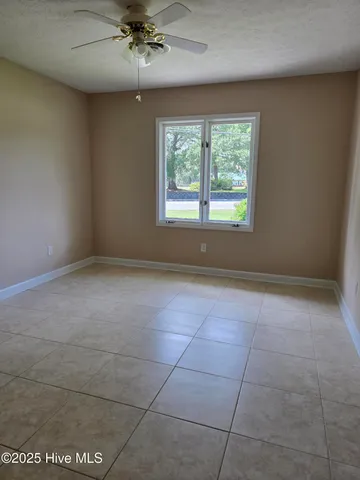 $400,000 | 401 Flemington Drive, Lake Waccamaw, NC 28450