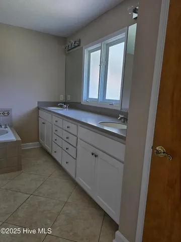 $400,000 | 401 Flemington Drive, Lake Waccamaw, NC 28450