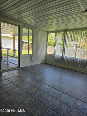 $400,000 | 401 Flemington Drive, Lake Waccamaw, NC 28450