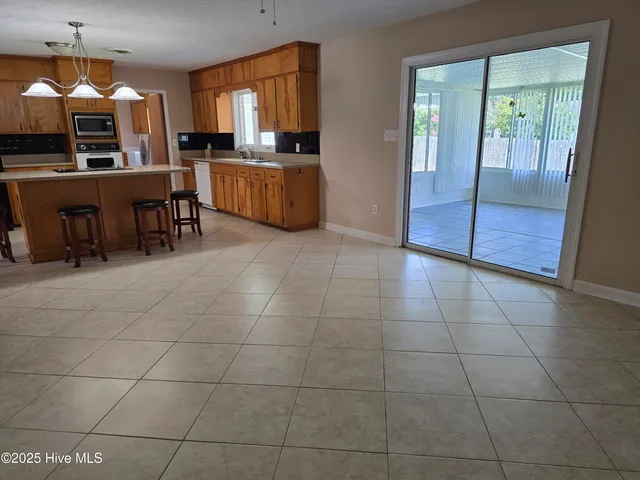 $400,000 | 401 Flemington Drive, Lake Waccamaw, NC 28450