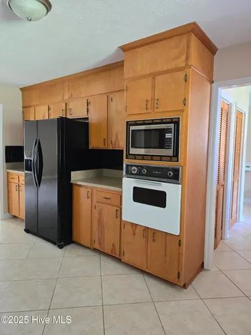 $400,000 | 401 Flemington Drive, Lake Waccamaw, NC 28450