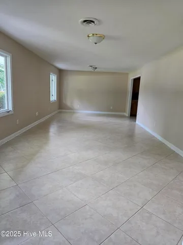 $400,000 | 401 Flemington Drive, Lake Waccamaw, NC 28450