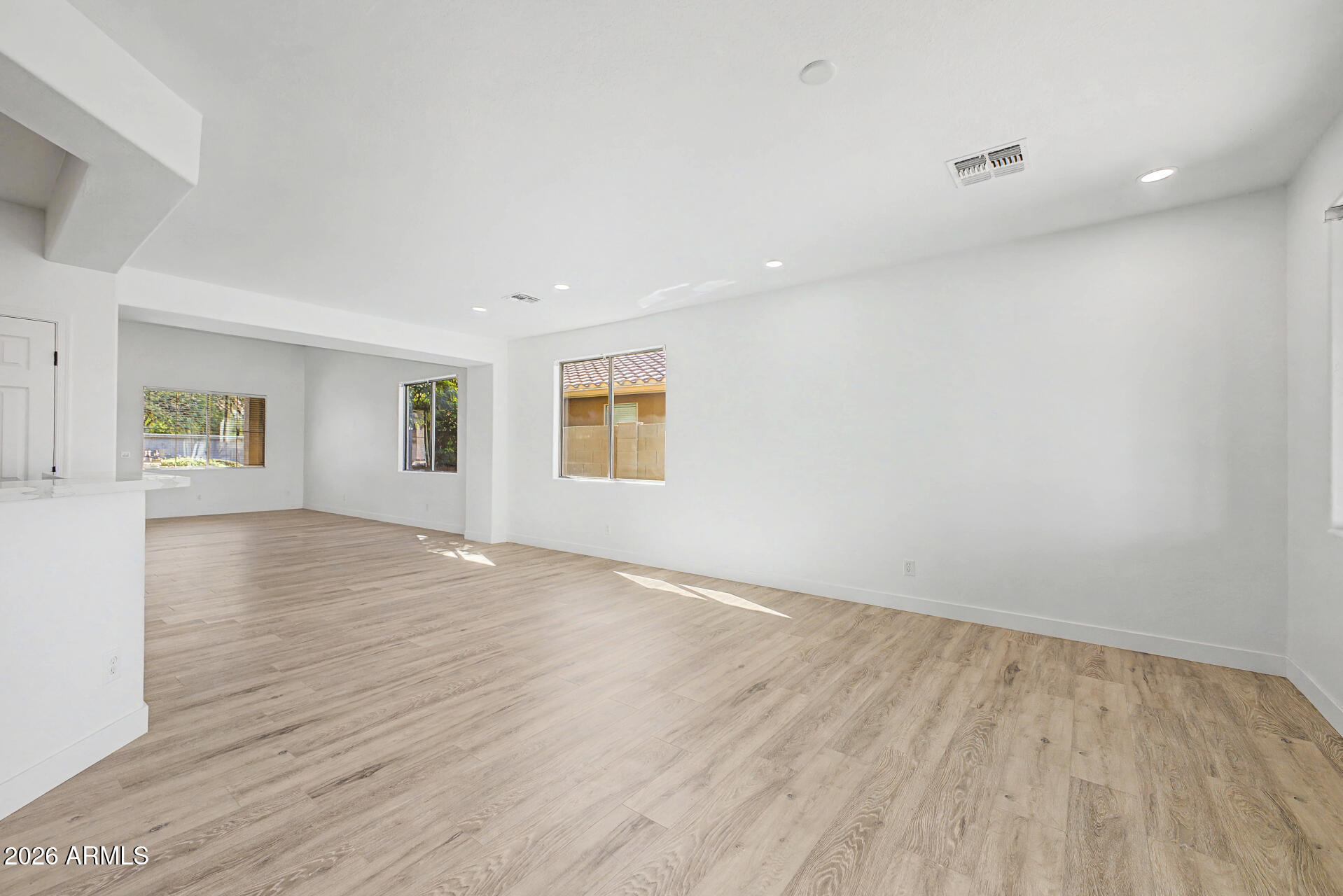 39930 North Messner Way Anthem, AZ 85086 - Photo 5 of 32 07 Messner