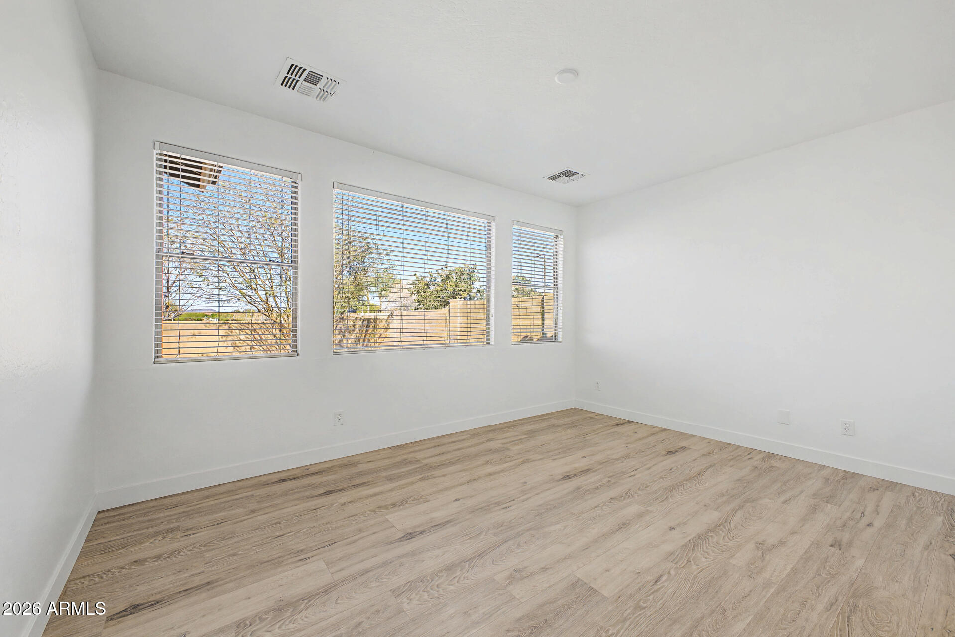 39930 North Messner Way Anthem, AZ 85086 - Photo 10 of 32 11 Messner