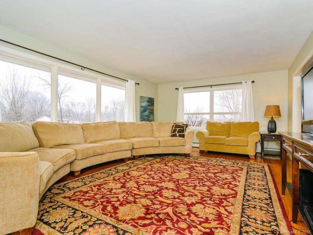 79 Spring Street Canton, NC 28716 - Photo 5 of 24 Gallery Image 5