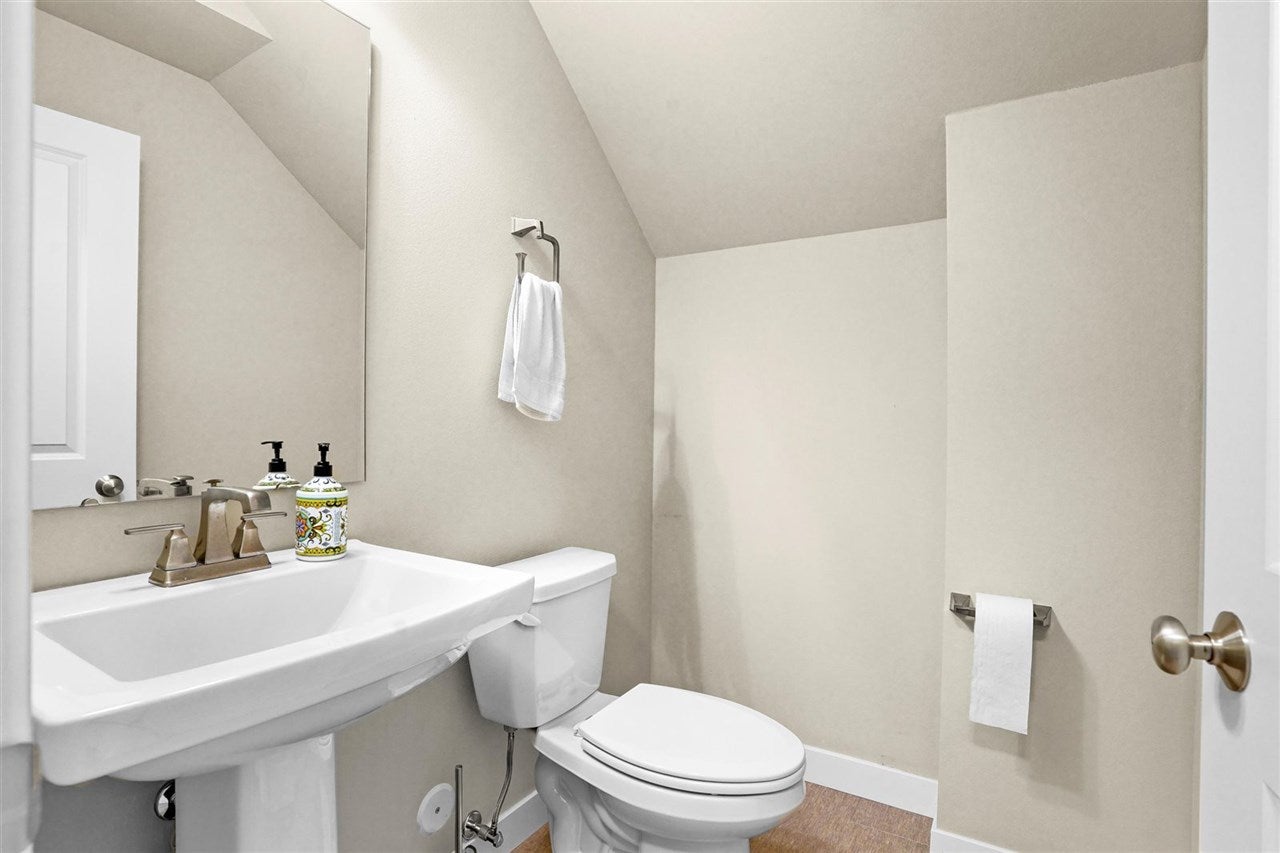 4864 Raleigh Lane Iowa City, IA 52245 - Photo 11 of 24 Gallery Image 11
