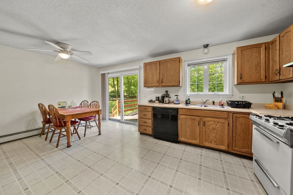 577-579 Old Greenwich Plain Road Hardwick, MA 01082 - Photo 15 of 28