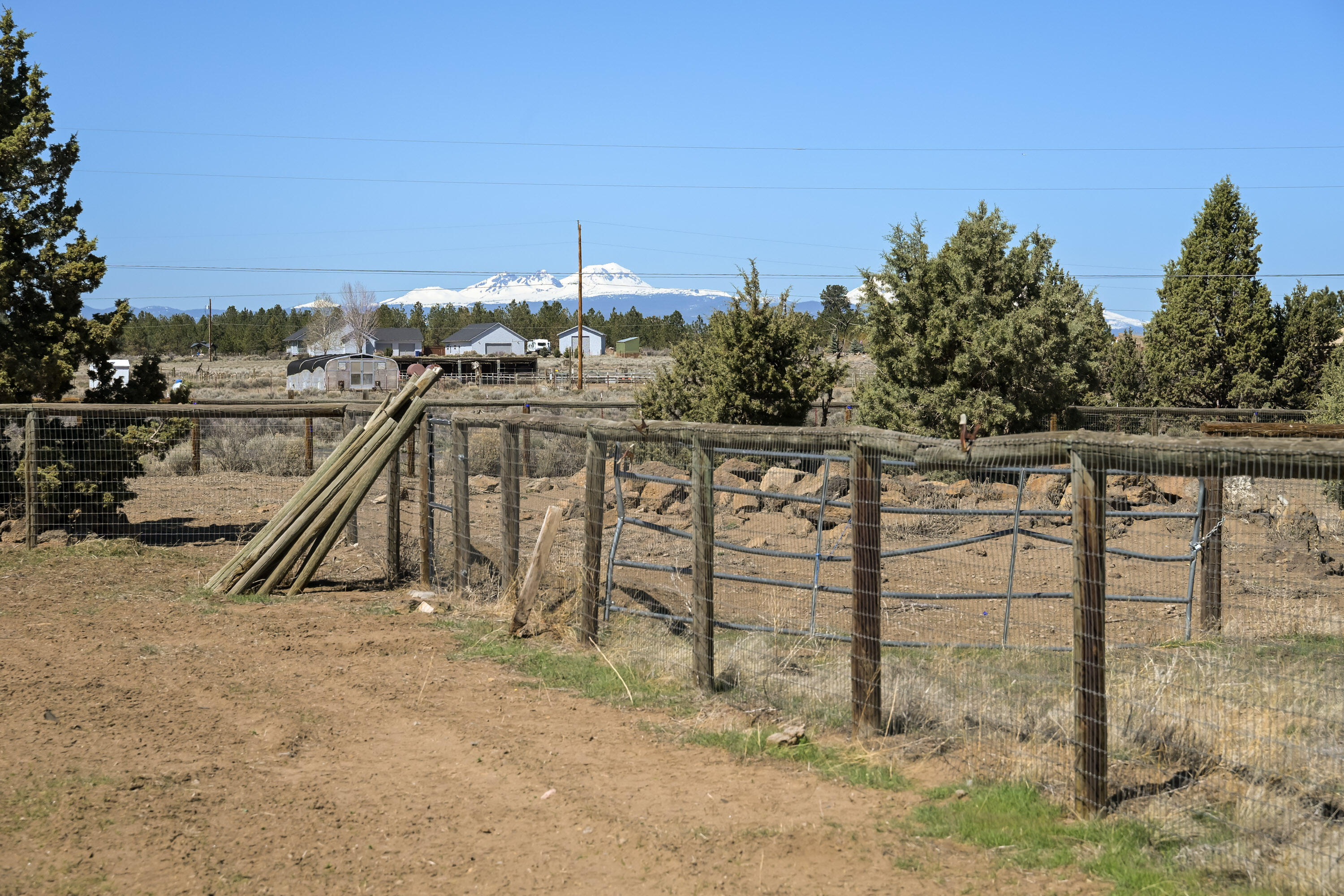 22540 Rickard Road Bend, OR 97702 - Photo 69 of 79 TPark_6536_041425