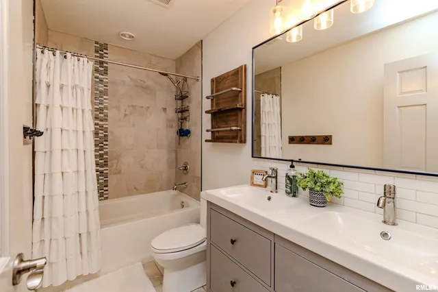 $459,900 | 20 Brompton Court, Bloomington, IL 61704