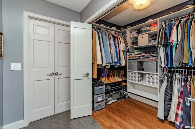 $459,900 | 20 Brompton Court, Bloomington, IL 61704