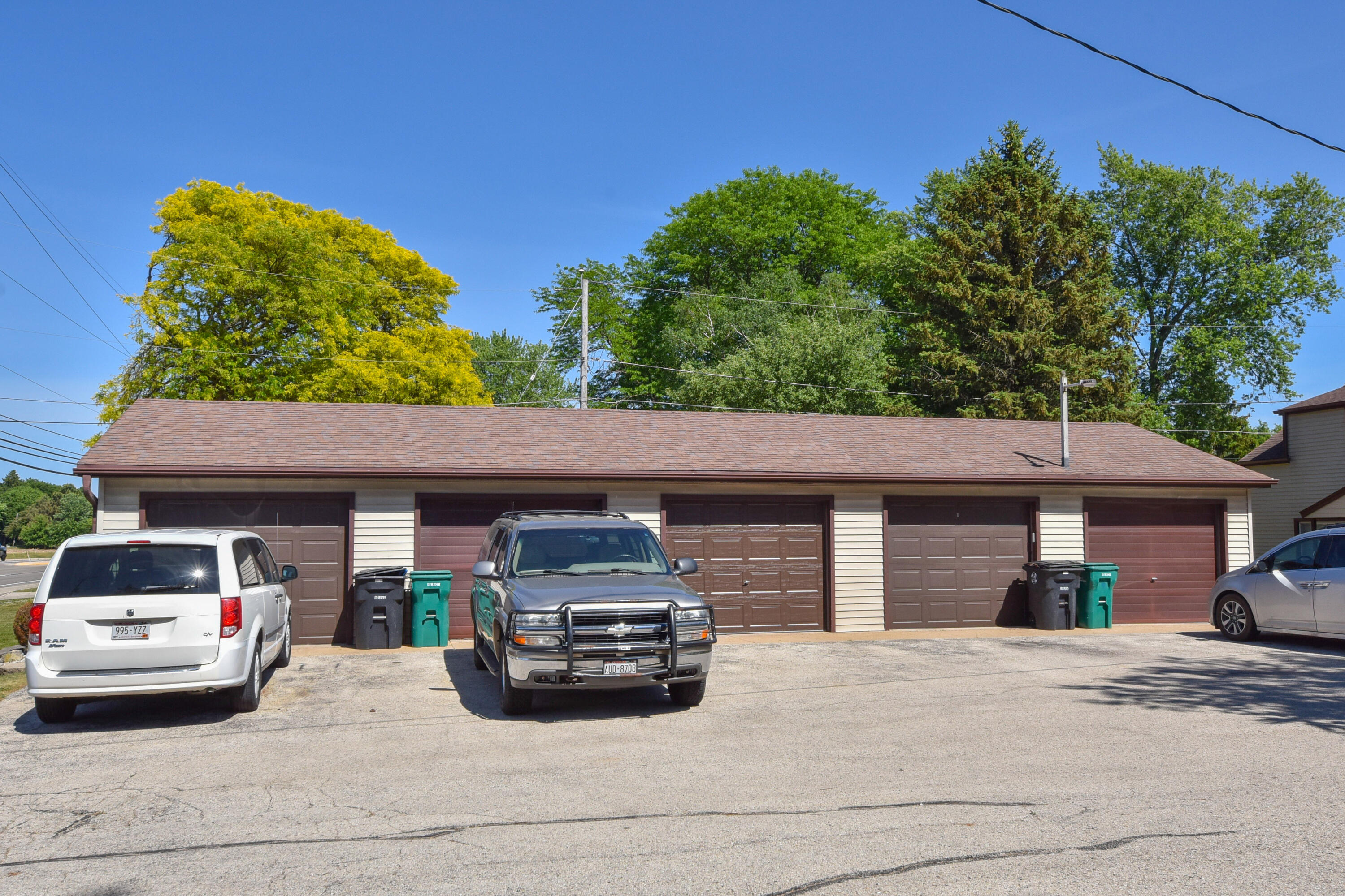 N96W20275 County Line Road Menomonee Falls, WI 53051 - Photo 9 of 53 DSC_9211-2