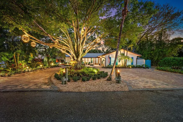 $1,375,000 | 104 Elsa Road, Jupiter, FL 33477