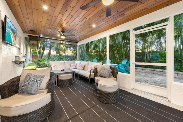 $1,375,000 | 104 Elsa Road, Jupiter, FL 33477