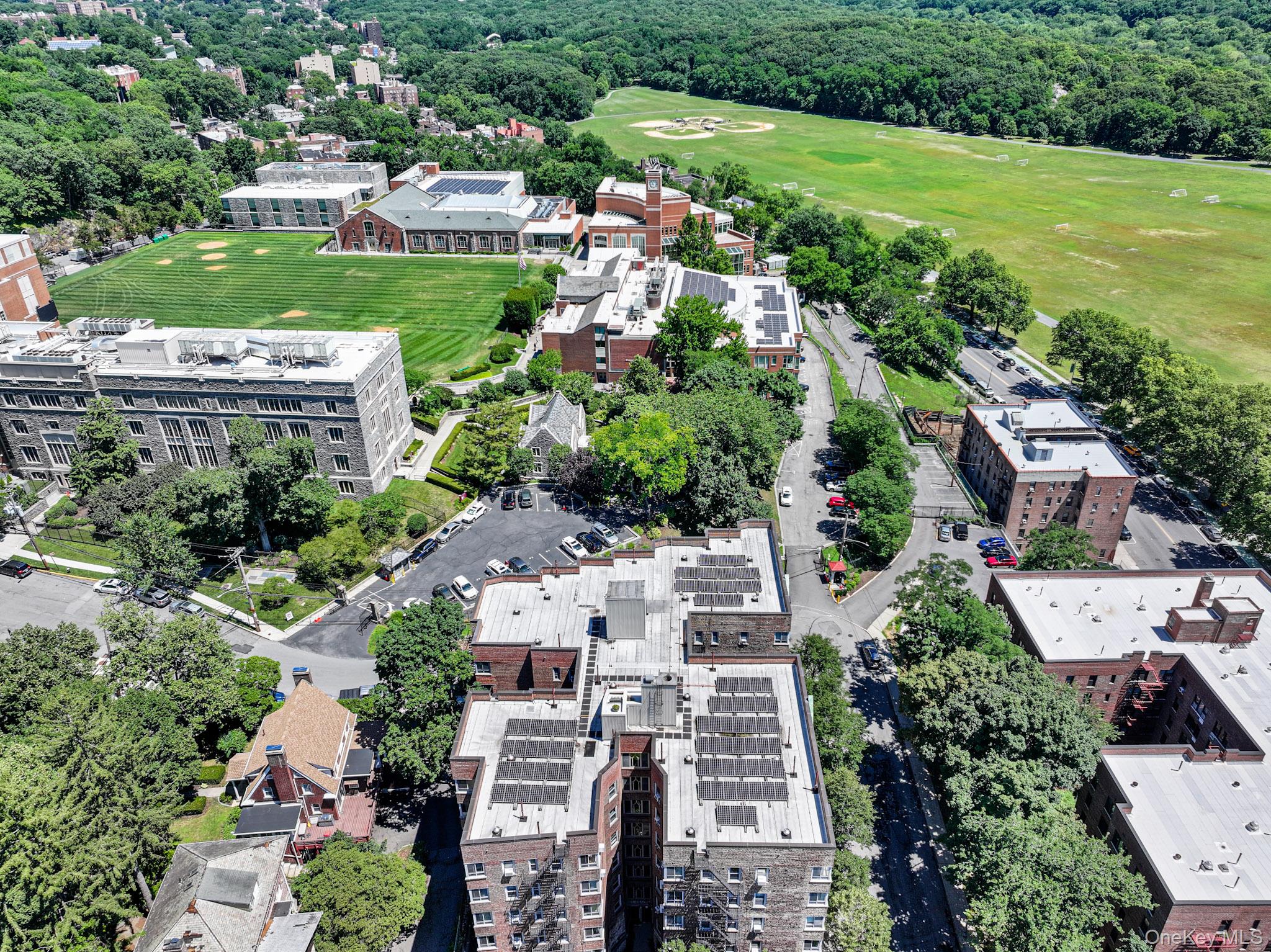 4445 Post Road, Unit 3H Bronx, NY 10471 - Photo 2 of 21 Steps from Van Cortlandt Park