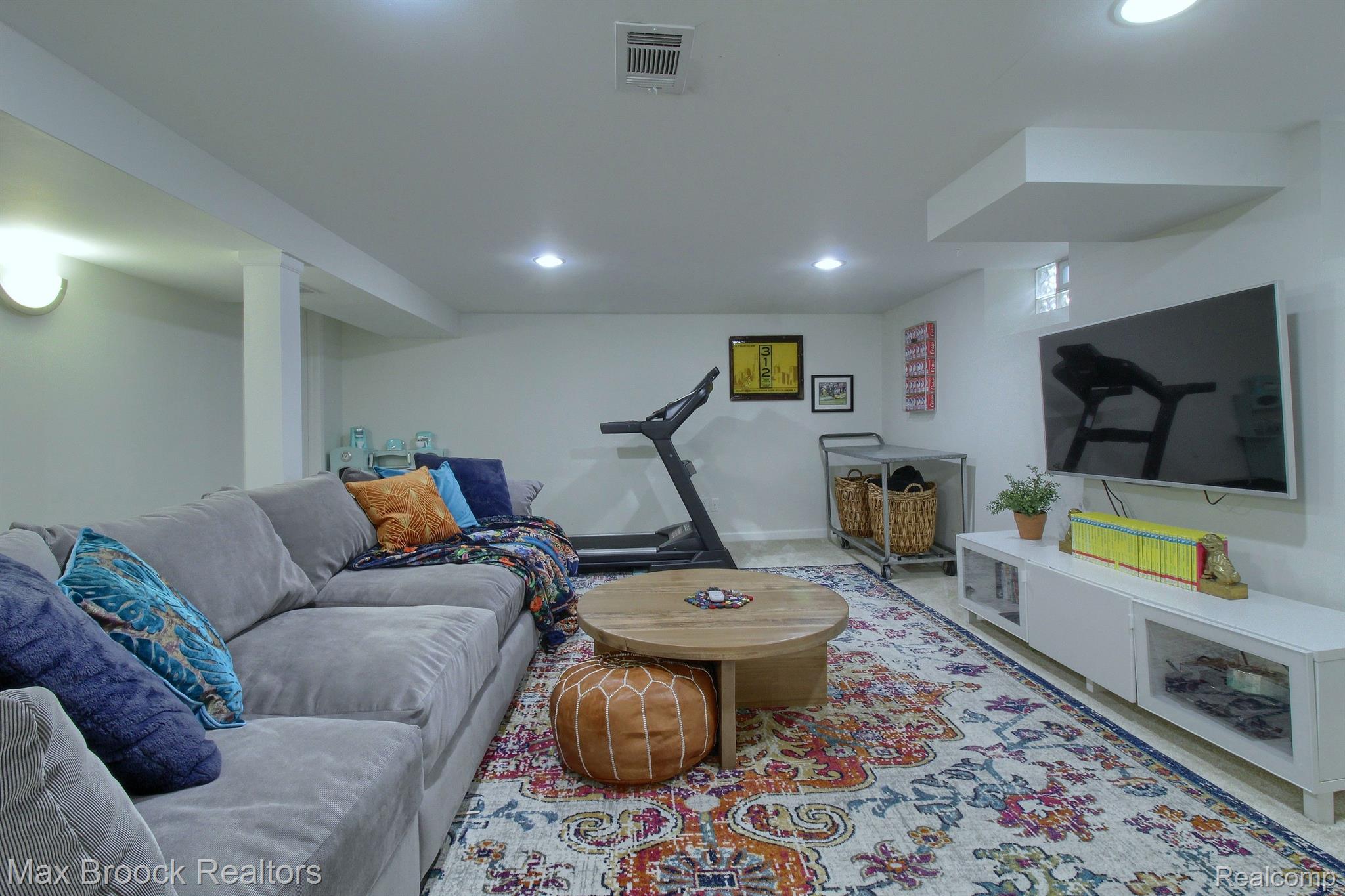 2313 Pembroke Road Birmingham, MI 48009 - Photo 21 of 32 Gallery Image 21