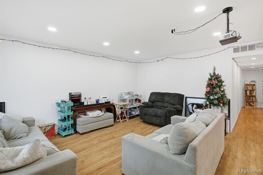 15390 Beech Daly Road Taylor, MI 48180 - Photo 6 of 34 Gallery Image 6