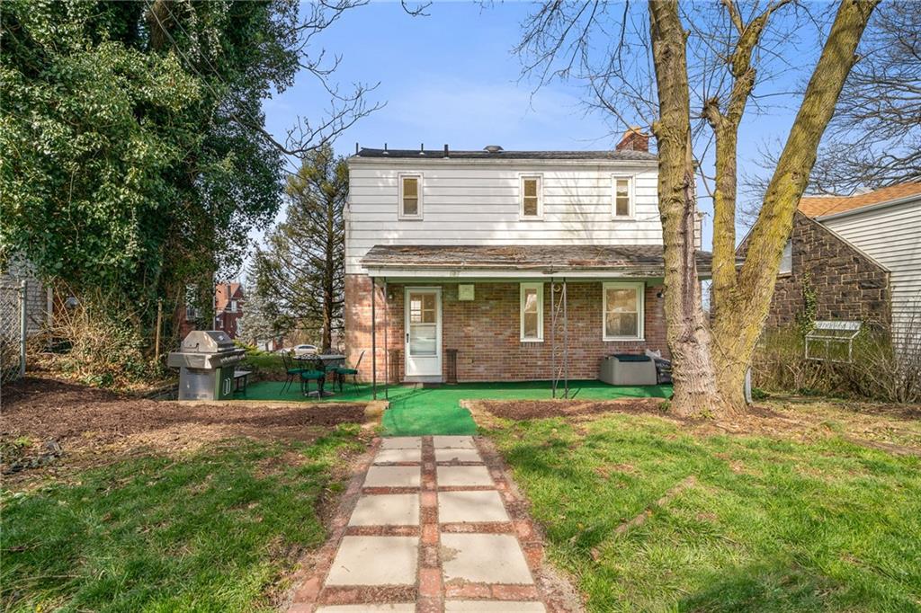 1061 Greentree Road Pittsburgh, PA 15220 - Photo 4 of 25 Gallery Image 4