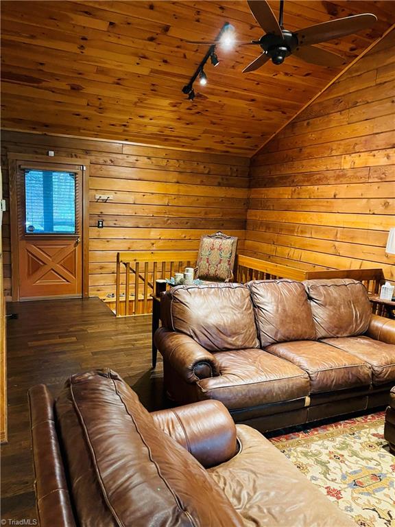 850 Holleridge Road Ferguson, NC 28624 - Photo 3 of 18 Living Room