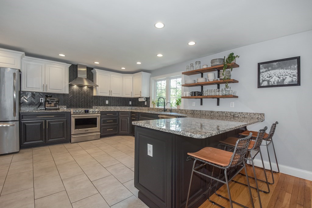 351 Boston Road Sutton, MA 01590 - Photo 3 of 37