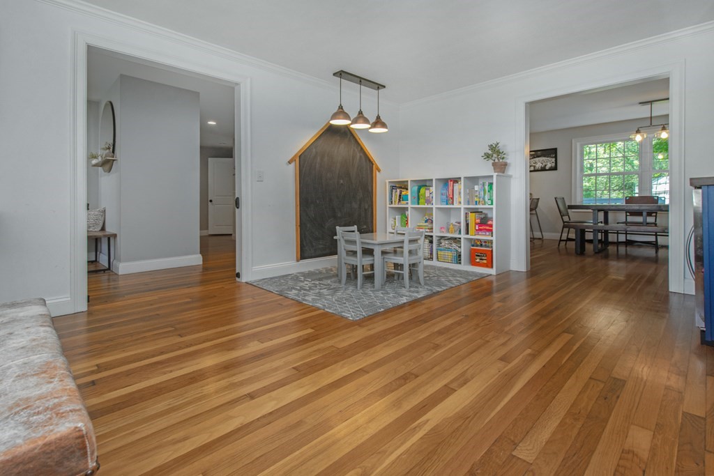 351 Boston Road Sutton, MA 01590 - Photo 9 of 37