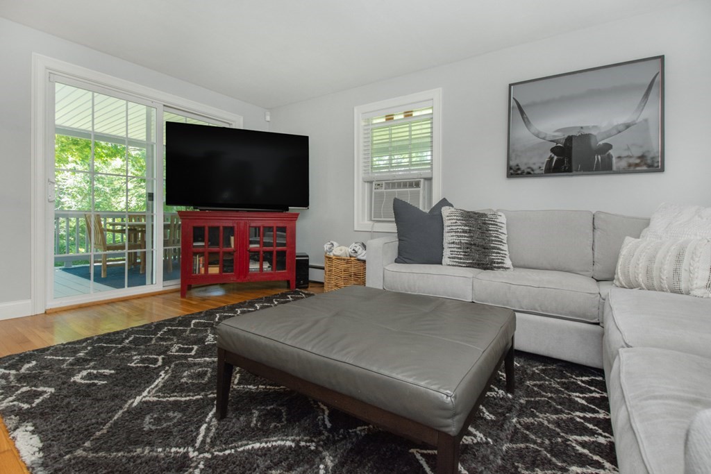 351 Boston Road Sutton, MA 01590 - Photo 10 of 37