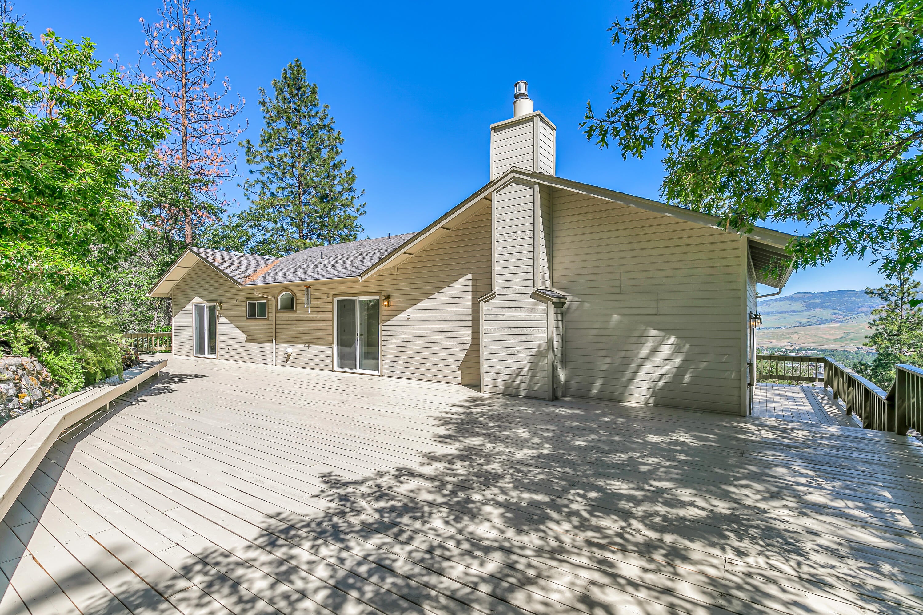 462 Waterline Road Ashland, OR 97520 - Photo 21 of 36 462 Waterline Road, Ashland, OR 97520