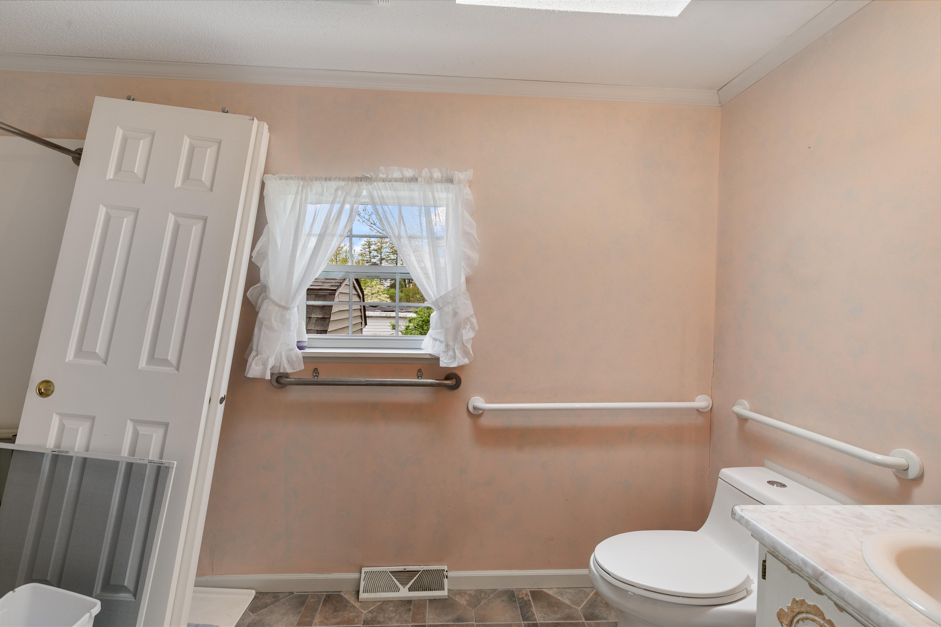 18 Hagop Road Salem, NH 03079 - Photo 7 of 23