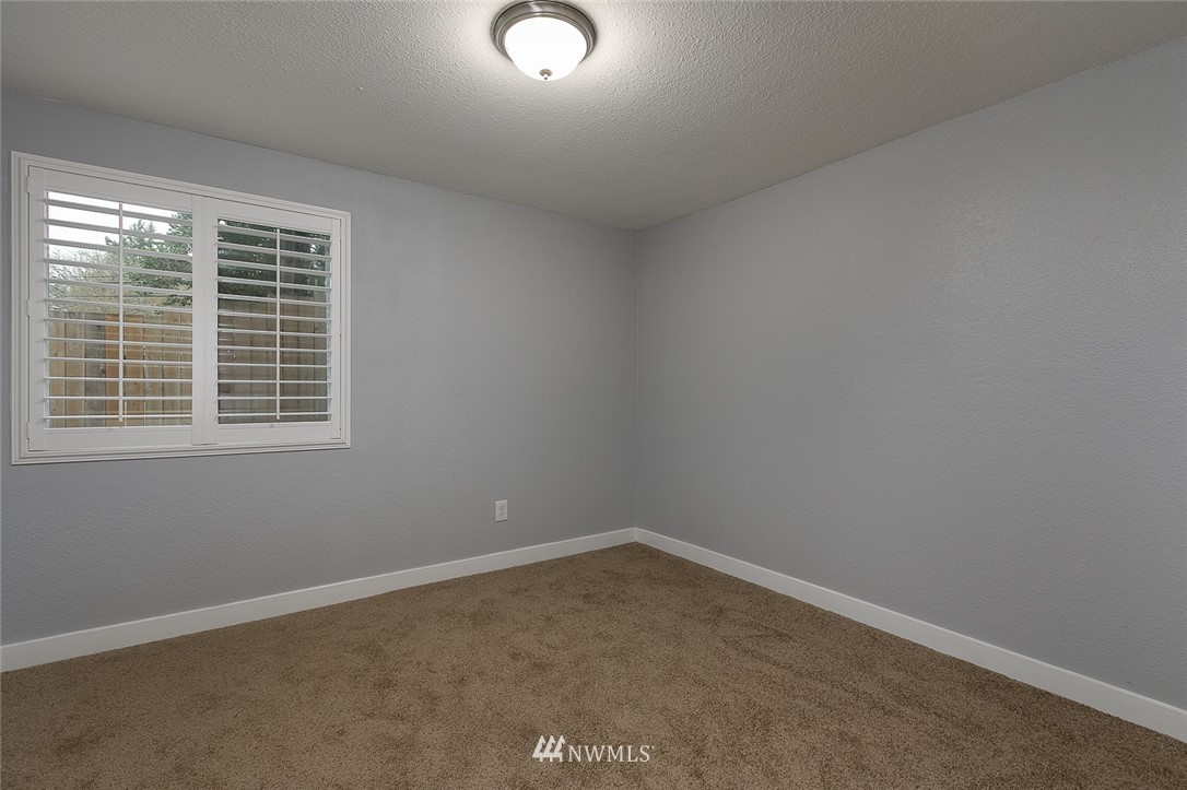 11211 Military Road Southwest Lakewood, WA 98498 - Photo 16 of 18