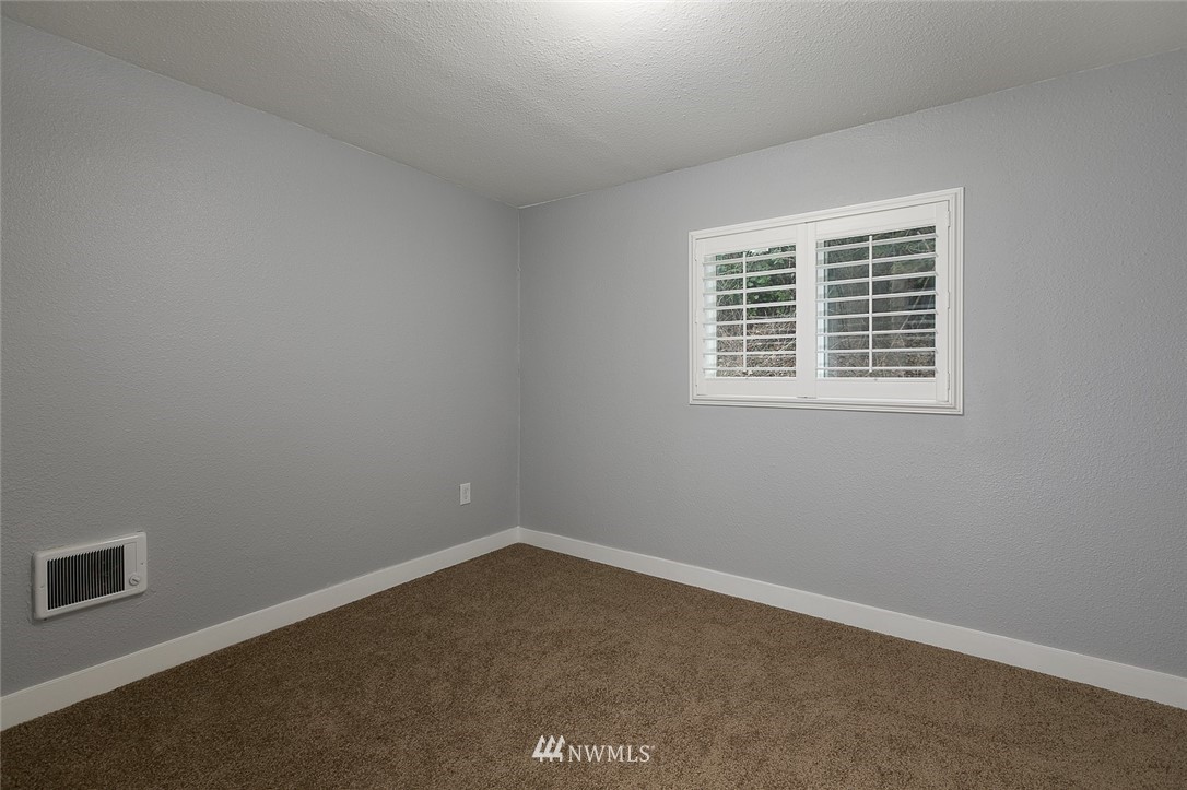 11211 Military Road Southwest Lakewood, WA 98498 - Photo 18 of 18