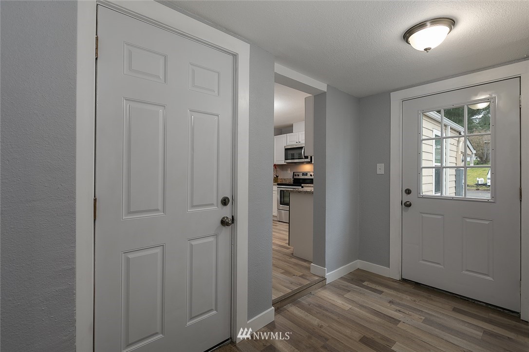 11211 Military Road Southwest Lakewood, WA 98498 - Photo 5 of 18