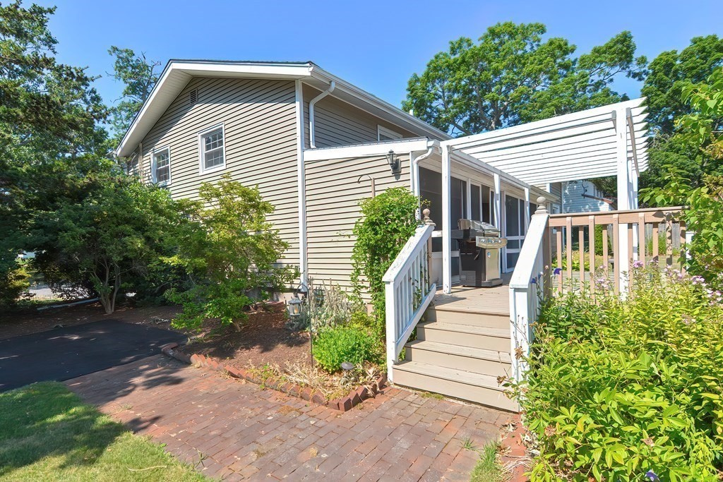 274 Mt Hope Road Somerset, MA 02726 - Photo 29 of 35 Gallery Image 29