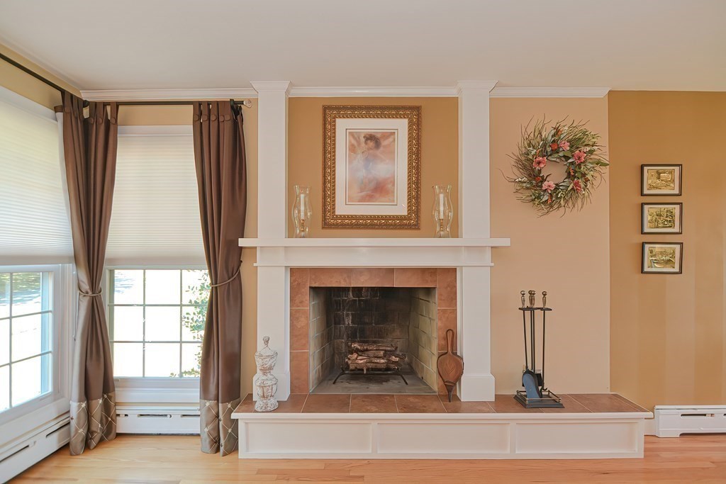 274 Mt Hope Road Somerset, MA 02726 - Photo 4 of 35 Gallery Image 4