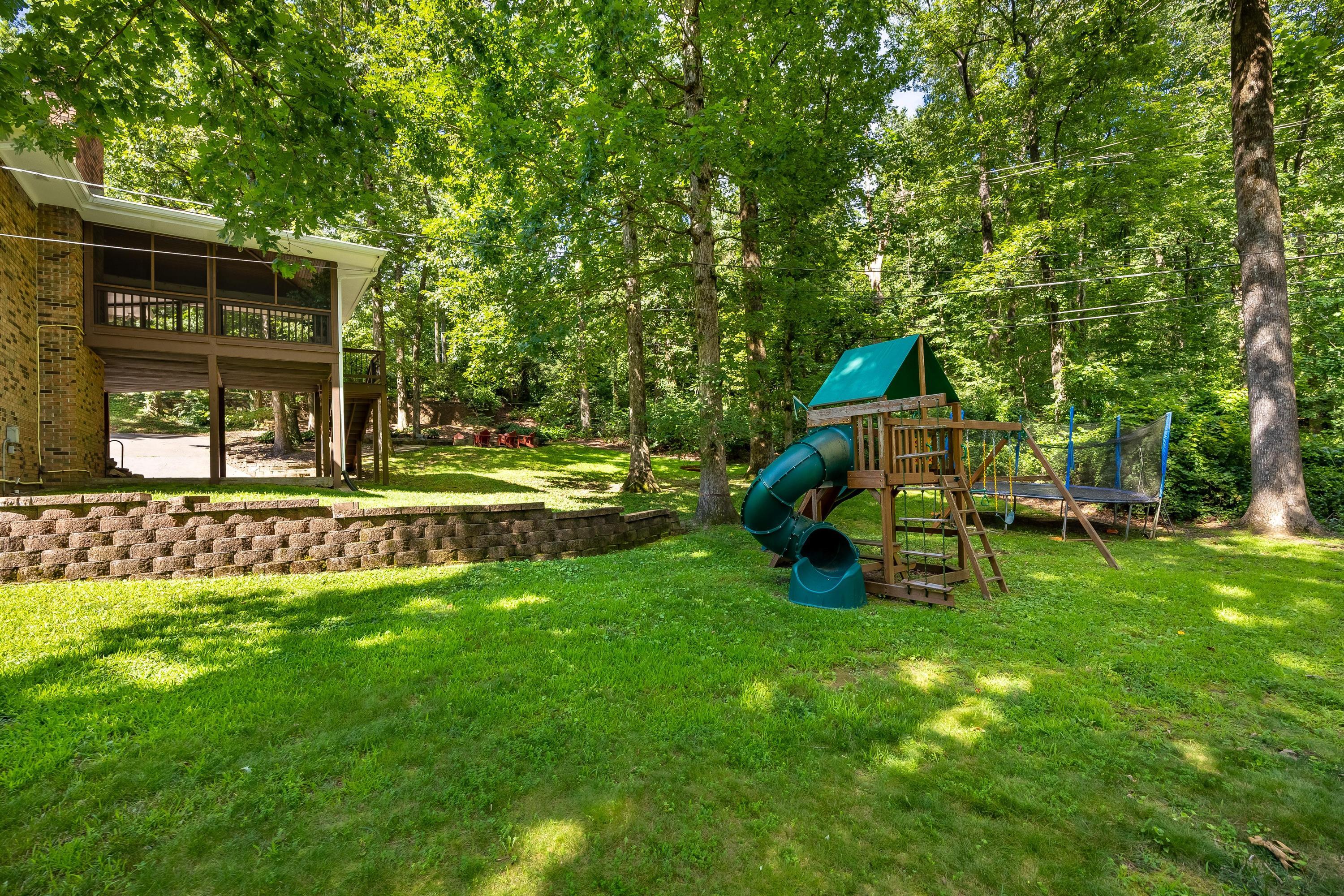 14 Victoria Road Signal Mountain, TN 37377 - Photo 7 of 66 2025_07_July_14_Carriage_Hill_0011