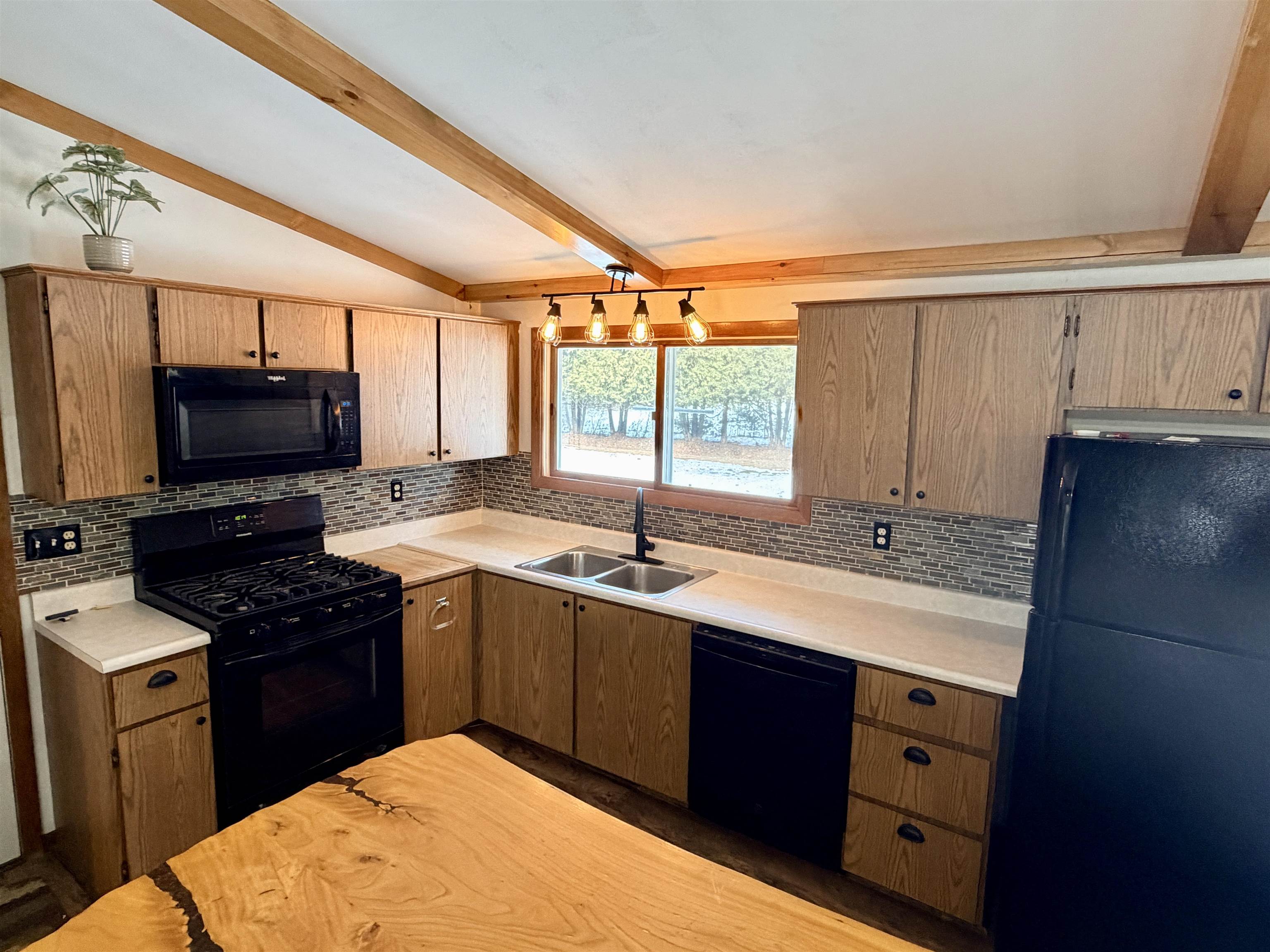 W6594 County Rd H Wild Rose, WI 54984 - Photo 4 of 28