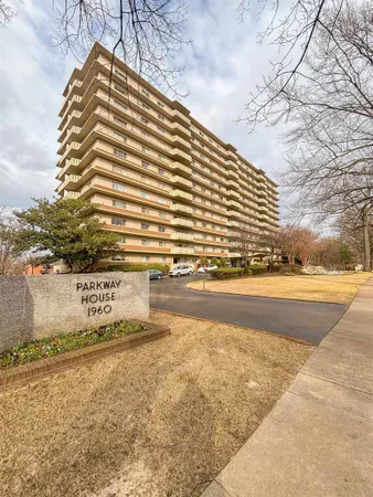 $139,999 | 1960 North Parkway Avenue, Unit 1110, Memphis, TN 38112