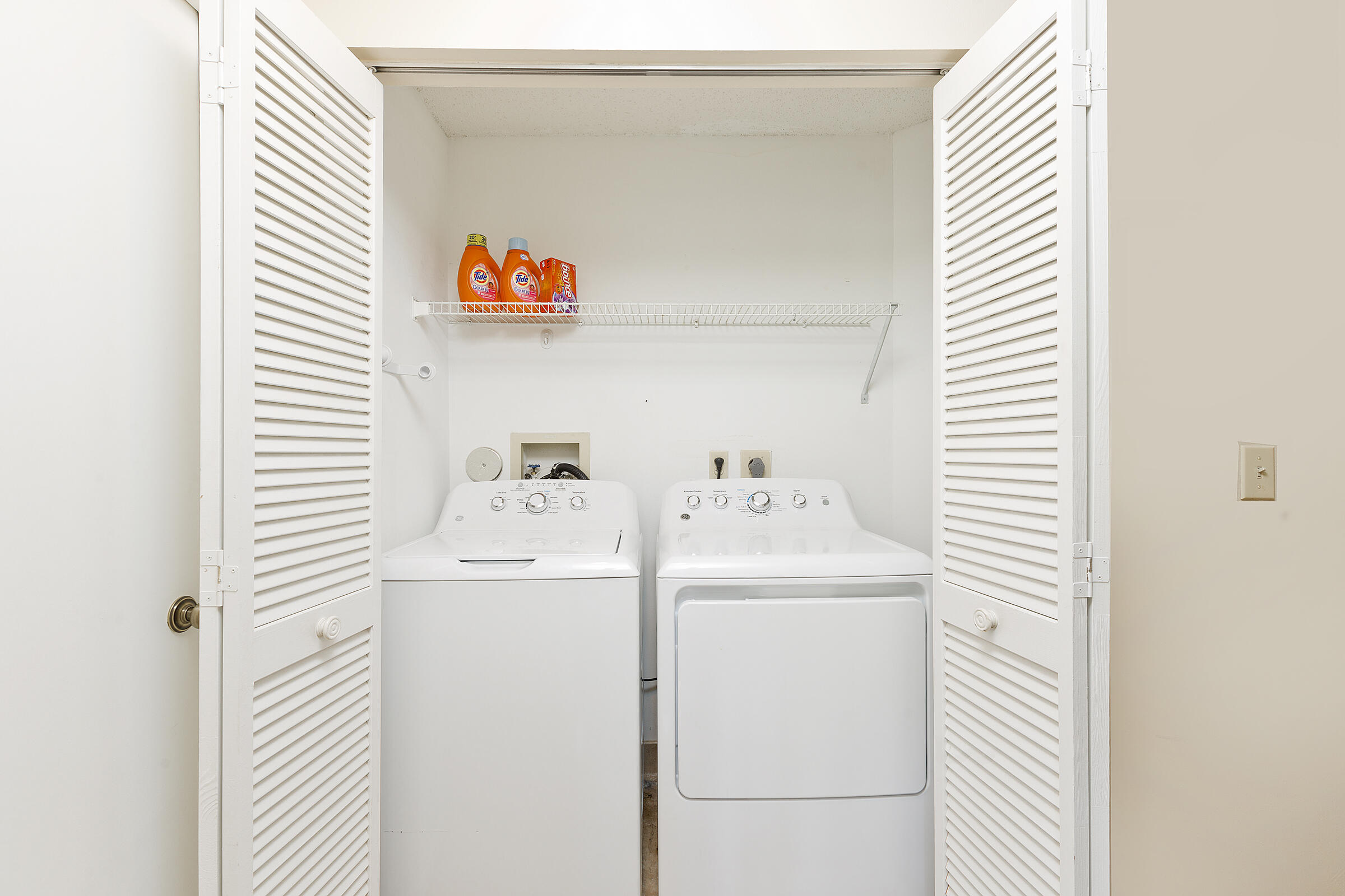 6682 Montego Bay Boulevard, Unit A Boca Raton, FL 33433 - Photo 15 of 23 19_Laundry